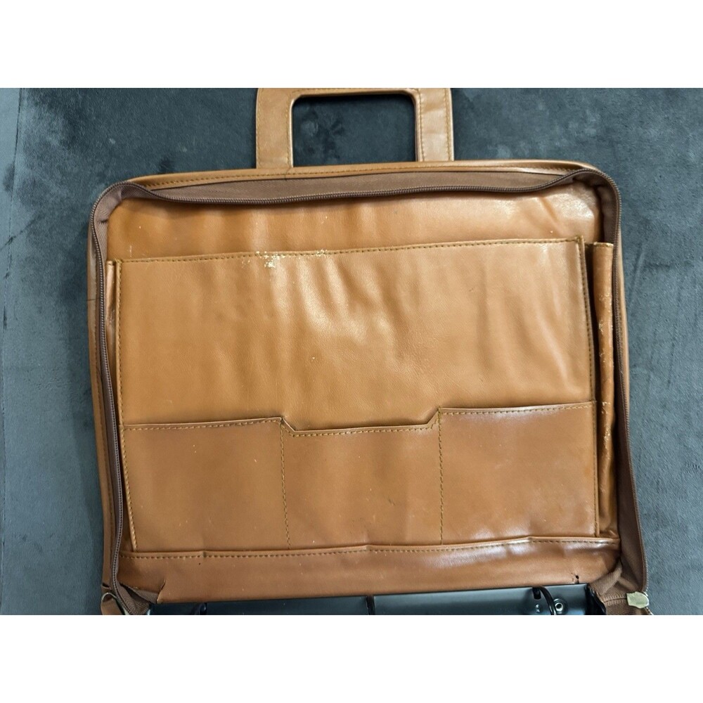 Rare Dooney & Bourke-All Weather Leather-Briefcase/Portfolio-Retract Handles - Picture 10 of 12